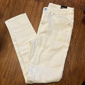 Rhodanthe white pants size 6 super skinny